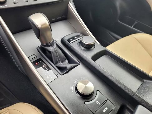 Used 2015 Lexus IS 250 image 17