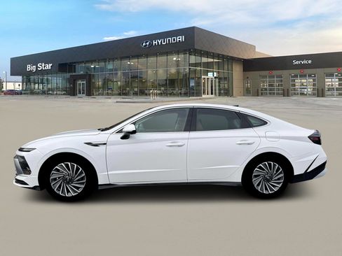 New 2026 Hyundai Sonata Limited FWD image 3