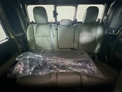 New 2026 Jeep Gladiator Mojave image 10