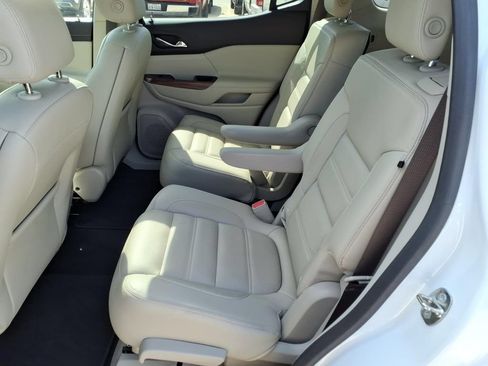 Used 2019 GMC Acadia Denali w/ Technology Package FWD image 12