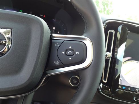 New 2025 Volvo XC40 B5 Plus w/ Protection Package Premier image 20