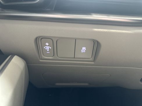 Used 2025 Kia Sorento S FWD image 11