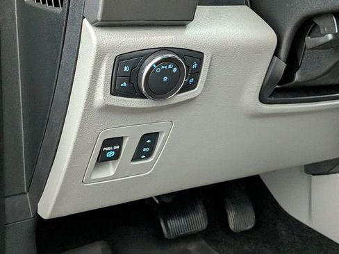 Used 2018 Ford F150 XLT w/ Equipment Group 302A Luxury AWD/4WD image 15