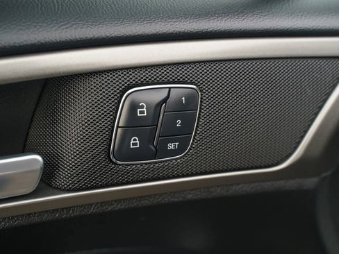 Used 2017 Ford Fusion SE w/ Fusion SE Technology Package image 16