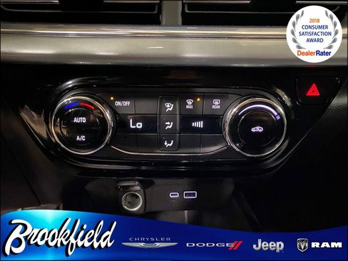 Used 2024 Chevrolet Trax LT FWD image 22