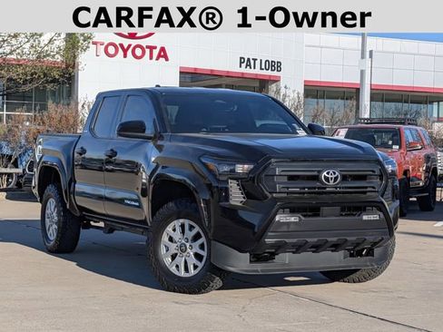 Used 2025 Toyota Tacoma SR5 image 2