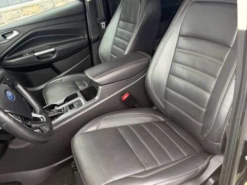 Used 2018 Ford Escape Titanium w/ Ford Safe & Smart Package image 11