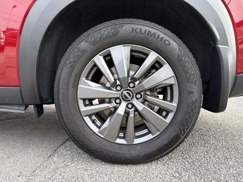 Used 2024 Nissan Pathfinder SV image 10