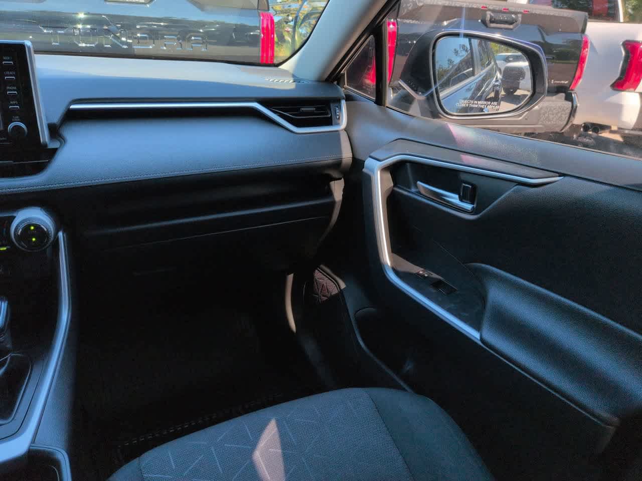 Certified 2019 Toyota RAV4 XLE w/ Convenience Package AWD/4WD image 16