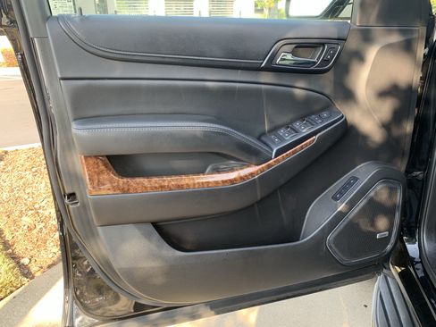 Used 2015 Chevrolet Suburban LTZ AWD/4WD image 14