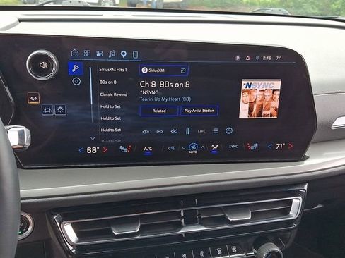 Used 2026 Chevrolet Traverse LT AWD/4WD image 18