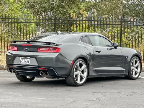 Used 2018 Chevrolet Camaro SS image 4