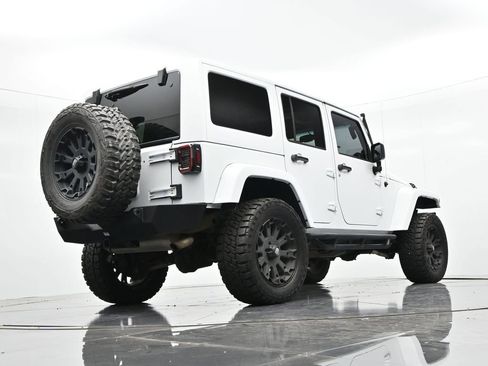 Used 2013 Jeep Wrangler Unlimited Sahara w/ Connectivity Group AWD/4WD image 18