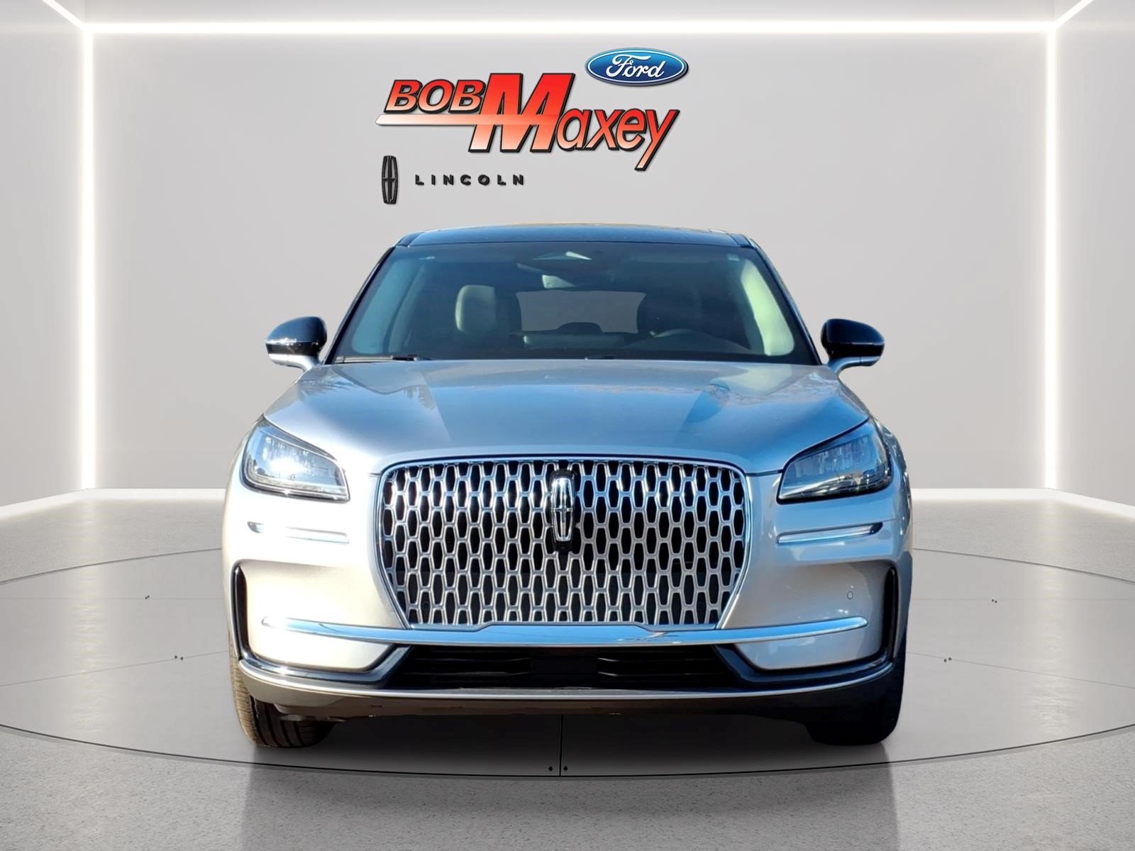 Used 2024 Lincoln Corsair FWD w/ Equipment Group 101A image 2