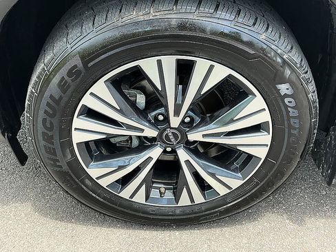 Certified 2023 Nissan Rogue SV w/ SV Premium Package FWD image 8