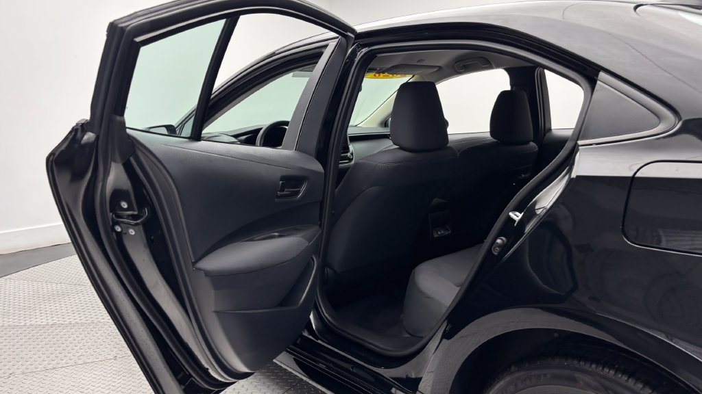 Used 2026 Toyota Corolla LE FWD image 31