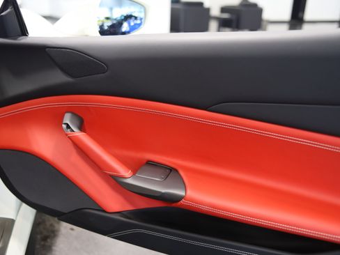 Used 2018 Ferrari 488 GTB RWD image 35