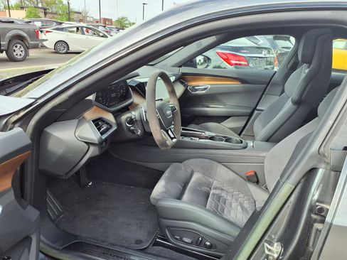 Used 2023 Audi e-tron GT Premium Plus image 22