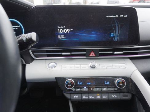 Used 2024 Hyundai Elantra Limited FWD image 7