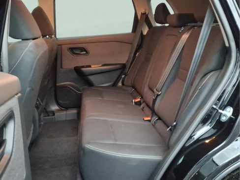 Used 2023 Nissan Rogue S AWD/4WD image 22