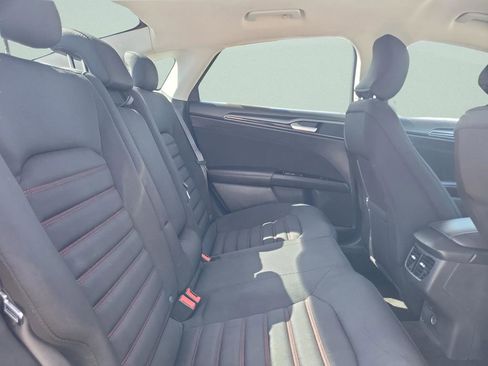 Used 2016 Ford Fusion SE image 30