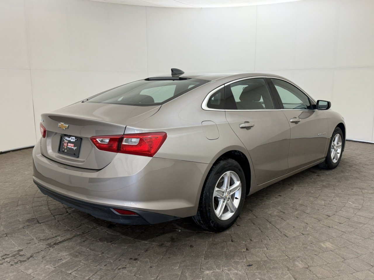 Used 2023 Chevrolet Malibu LS FWD image 9