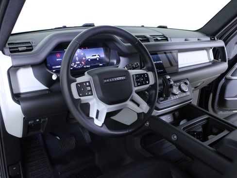 Used 2024 Land Rover Defender 110 S image 20