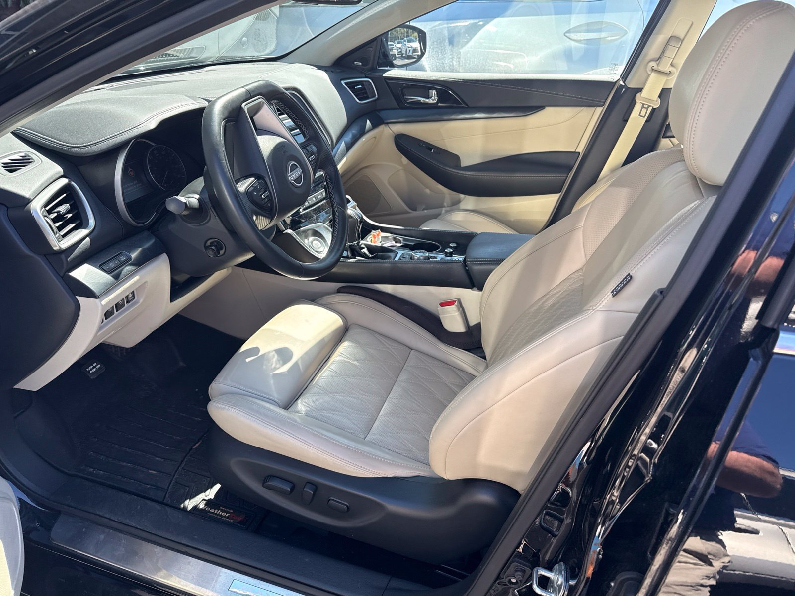 Used 2023 Nissan Maxima Platinum w/ Sport Mat Group FWD image 2