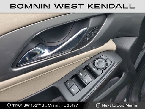 Used 2023 Chevrolet Traverse LS image 22