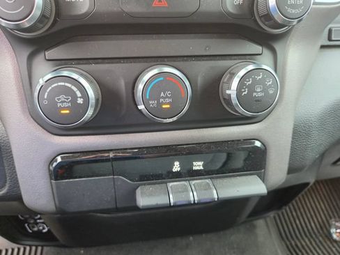 Used 2020 RAM 1500 Big Horn AWD/4WD image 9