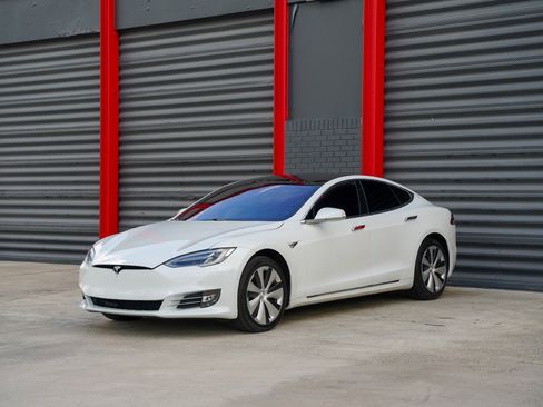 Used 2021 Tesla Model S Long Range image 1