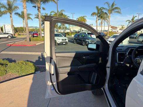 New 2026 GMC Canyon Elevation image 11