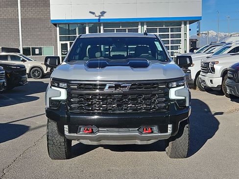 Used 2024 Chevrolet Silverado 1500 ZR2 w/ Technology Package image 9