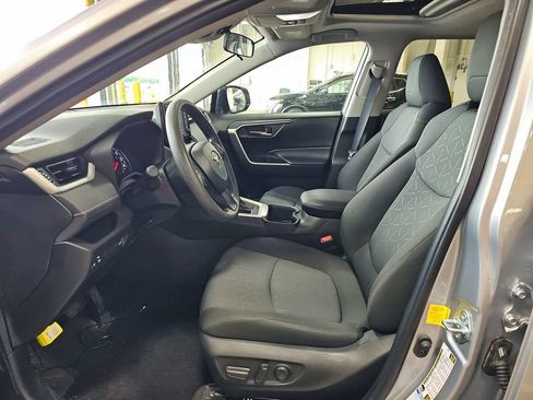 Used 2022 Toyota RAV4 XLE w/ Convenience Package AWD/4WD image 11