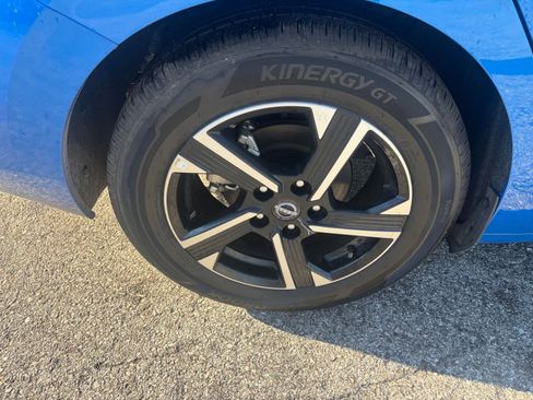 Used 2025 Nissan Sentra SV image 28