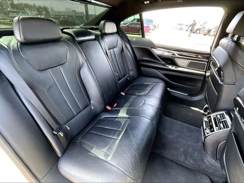 Used 2019 BMW 740i 740i w/ M Sport Package image 21