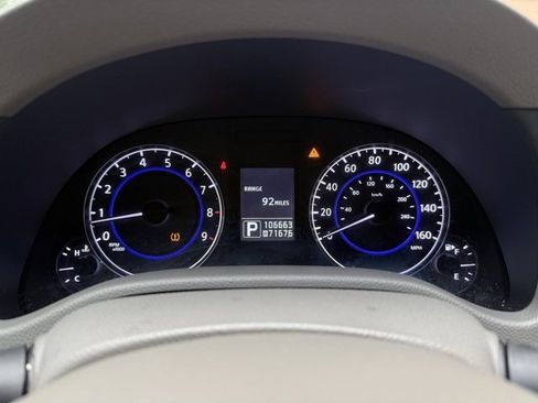 Used 2011 INFINITI G37 x w/ Premium Pkg image 18