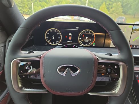 New 2025 INFINITI QX80 Autograph image 10