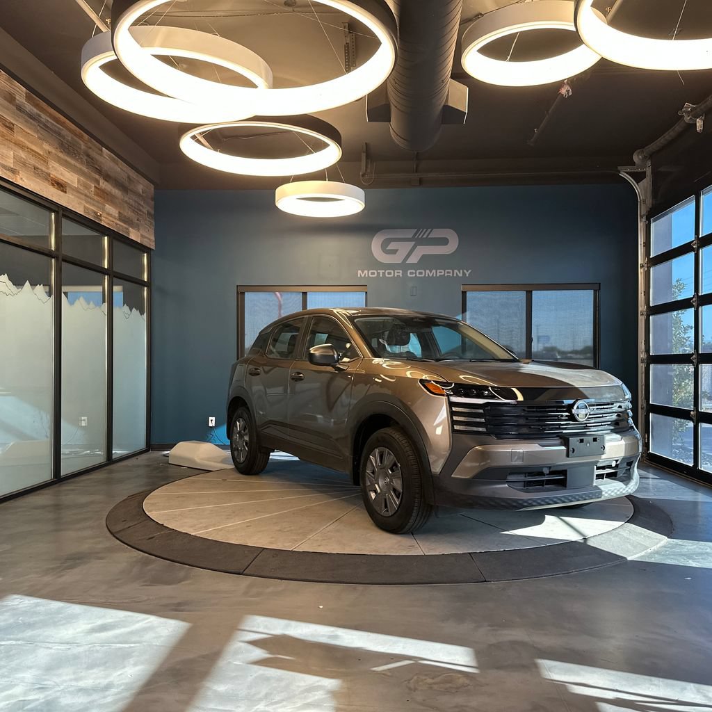 Used 2025 Nissan Kicks S FWD image 1