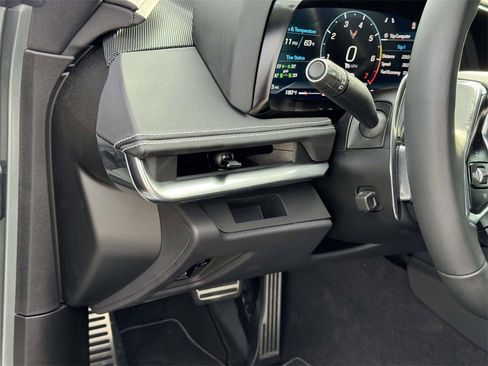 Used 2024 Chevrolet Corvette Stingray Coupe w/ Z51 Performance Package image 9