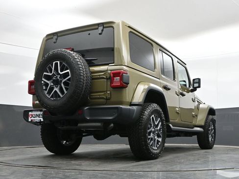 New 2026 Jeep Wrangler Unlimited Sahara AWD/4WD image 41