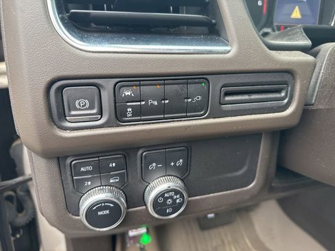 Used 2021 GMC Yukon XL SLT w/ SLT Premium Package AWD/4WD image 19
