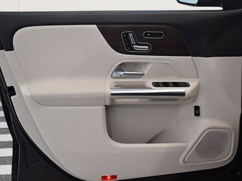 Used 2021 Mercedes-Benz GLA 250 4MATIC image 20