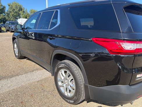 Used 2019 Chevrolet Traverse LT w/ LPO, Floor Liner Package AWD/4WD image 5