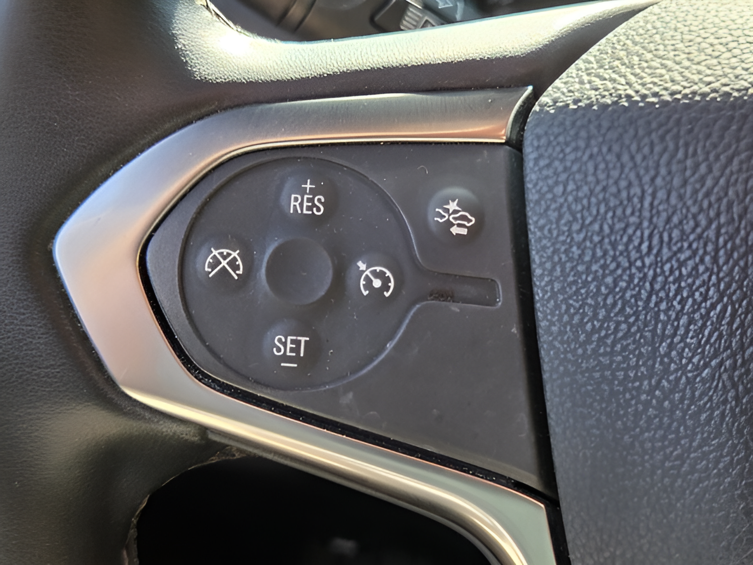 Certified 2023 Chevrolet Traverse LT FWD image 32