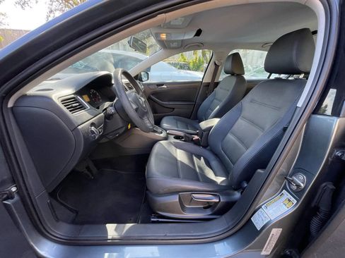 Used 2011 Volkswagen Jetta SE image 22