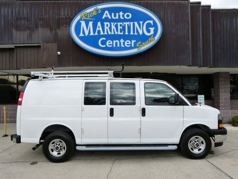 Used 2023 GMC Savana 2500 w/ Driver Convenience Package image 4