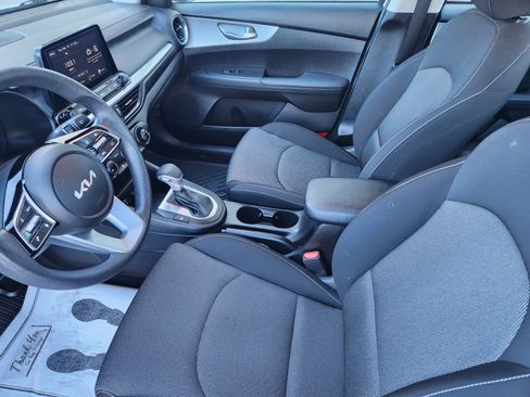 Used 2023 Kia Forte LXS w/ LXS Technology Package image 7