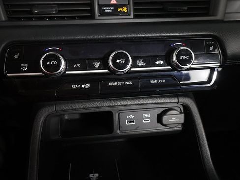 Used 2025 Honda Pilot EX-L image 47