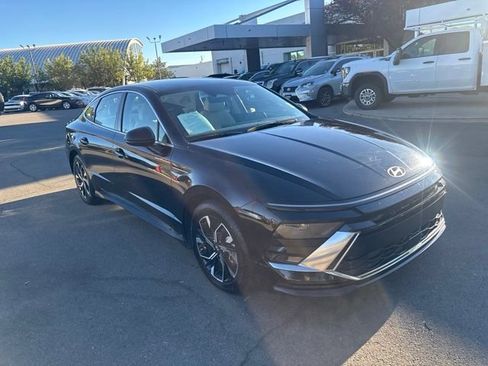 Used 2025 Hyundai Sonata SEL FWD image 4